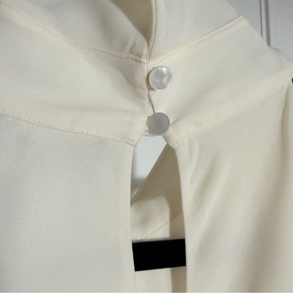 Theory Roll Neck Halter High-Neck Sleeveless Blouse NWT In Ivory Size XL - Picture 8 of 9